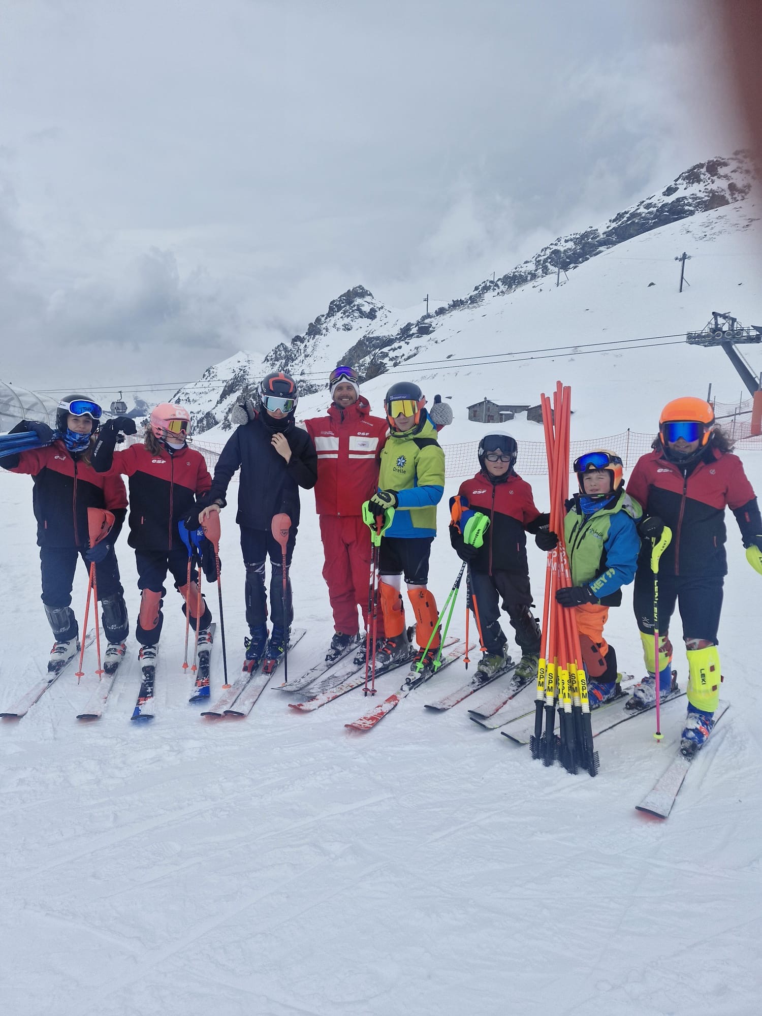 Groupe de skieurs du club